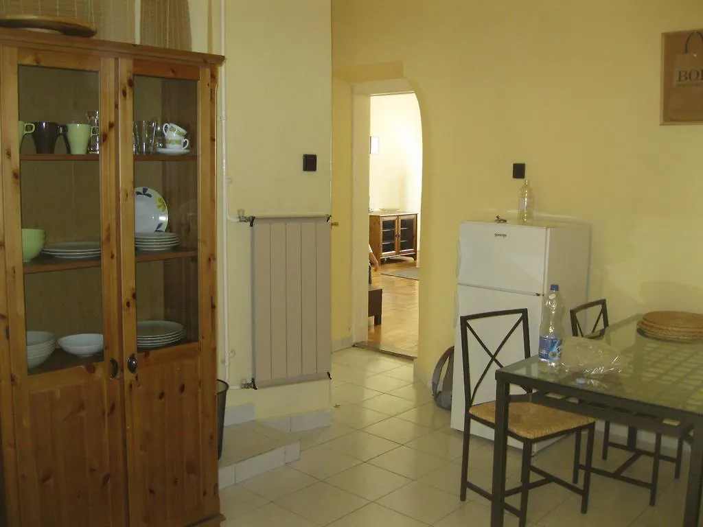 Classical Apartment In Downtown Будапешт