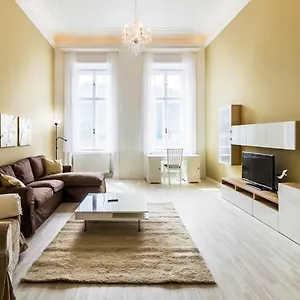 Pelicanstay At Riverside Danube Будапешт